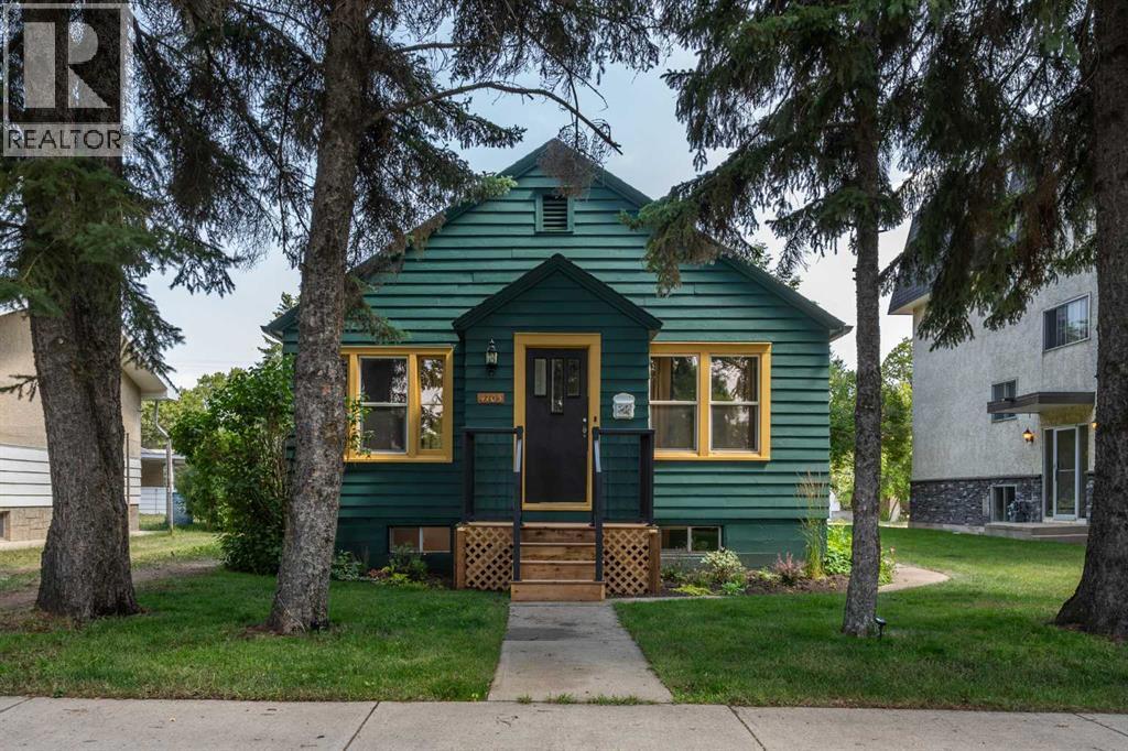 4705 47 Street Property Photo 1