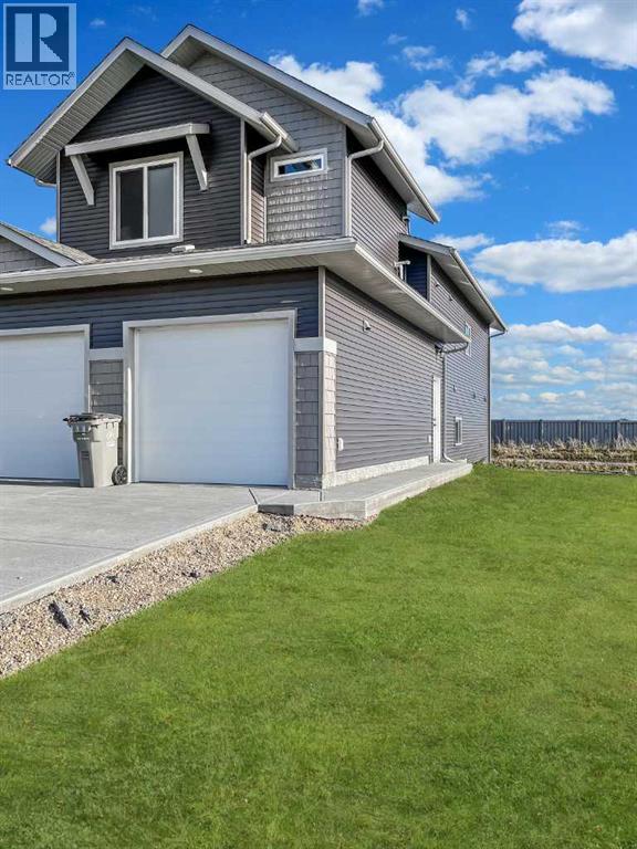 B, 10633 133 Avenue Property Photo 1