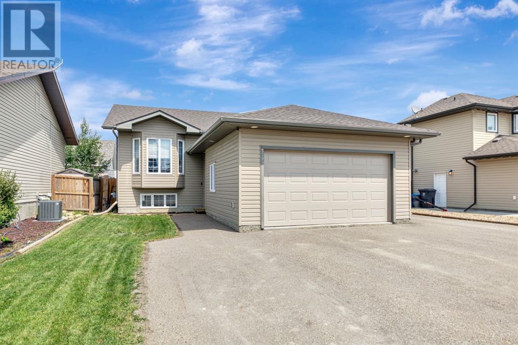 5208 51 Avenue Property Photo 1