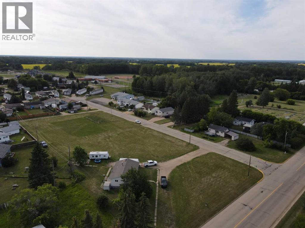 4825 59 Avenue Property Photo 2
