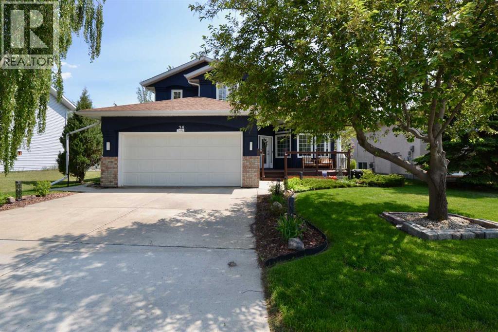 36 Chinook Crescent Property Photo 1
