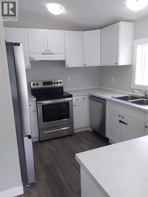 6220 17 Avenue Property Photo 6