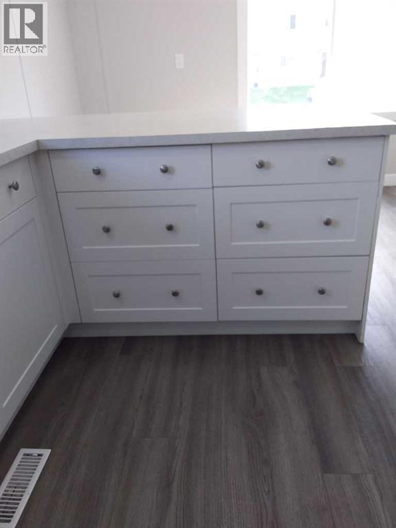 6220 17 Avenue Property Photo 9