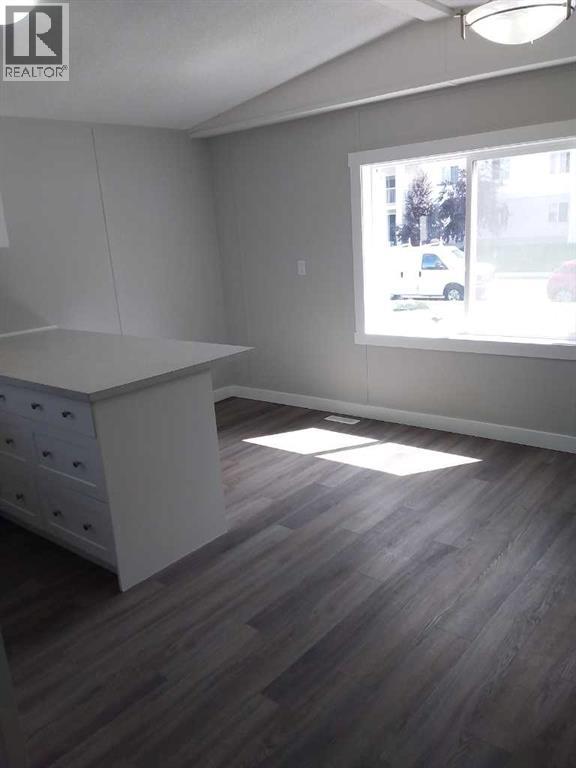 6220 17 Avenue Property Photo 10