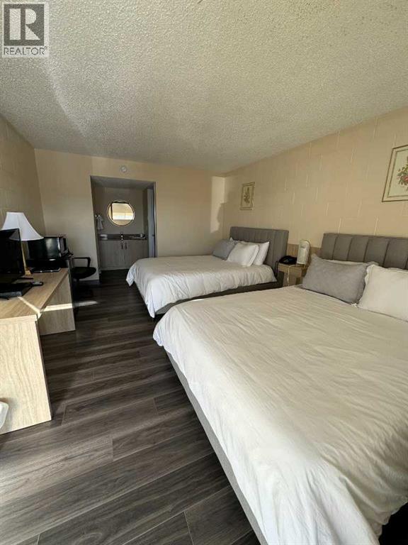 121 2 Street Property Photo 6