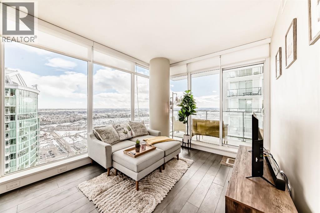 1122 3 Street Property Photo 2