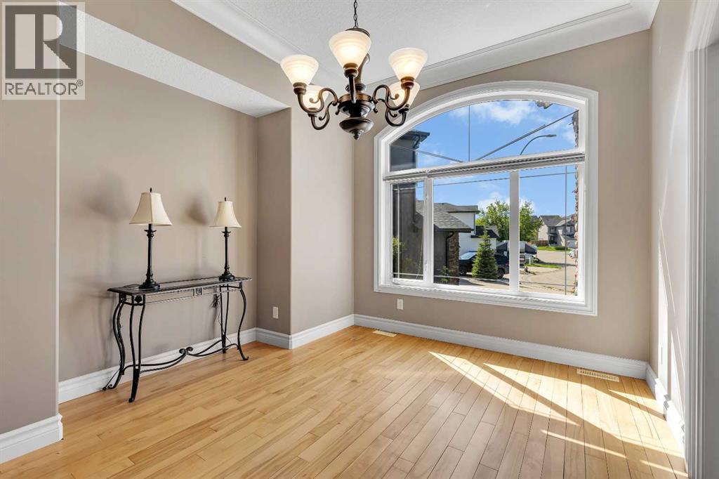 226 Royal Birch View Property Photo 8