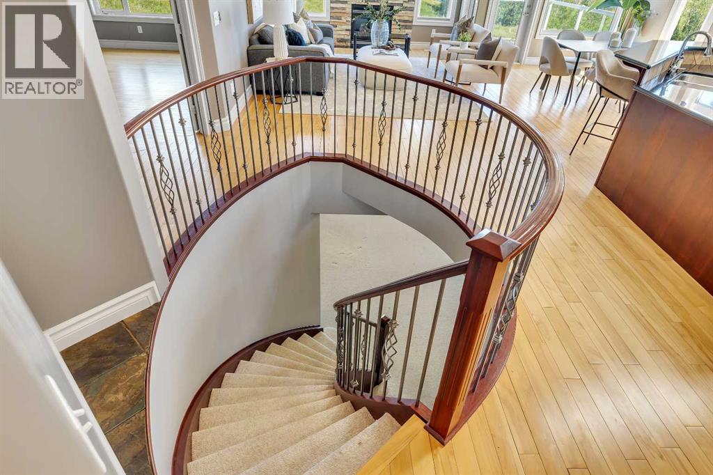 226 Royal Birch View Property Photo 12