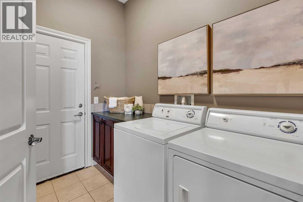 226 Royal Birch View Property Photo 14