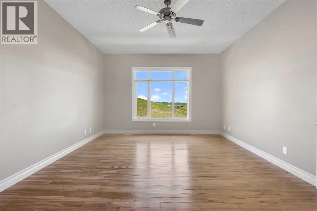 226 Royal Birch View Property Photo 32