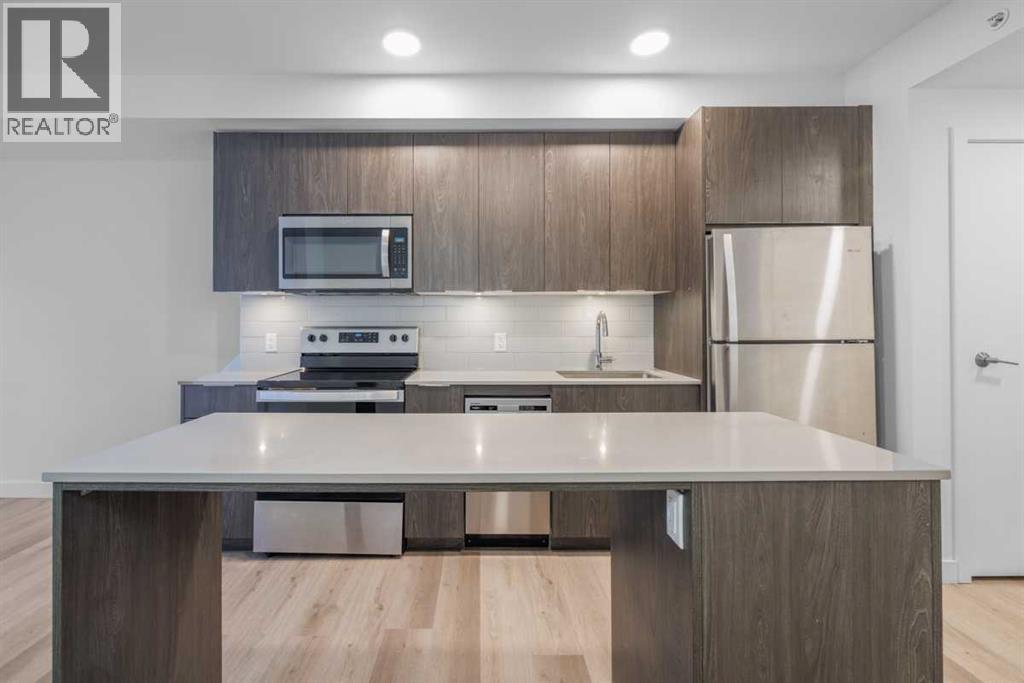 203, 123 4 Street Ne Property Photo 1