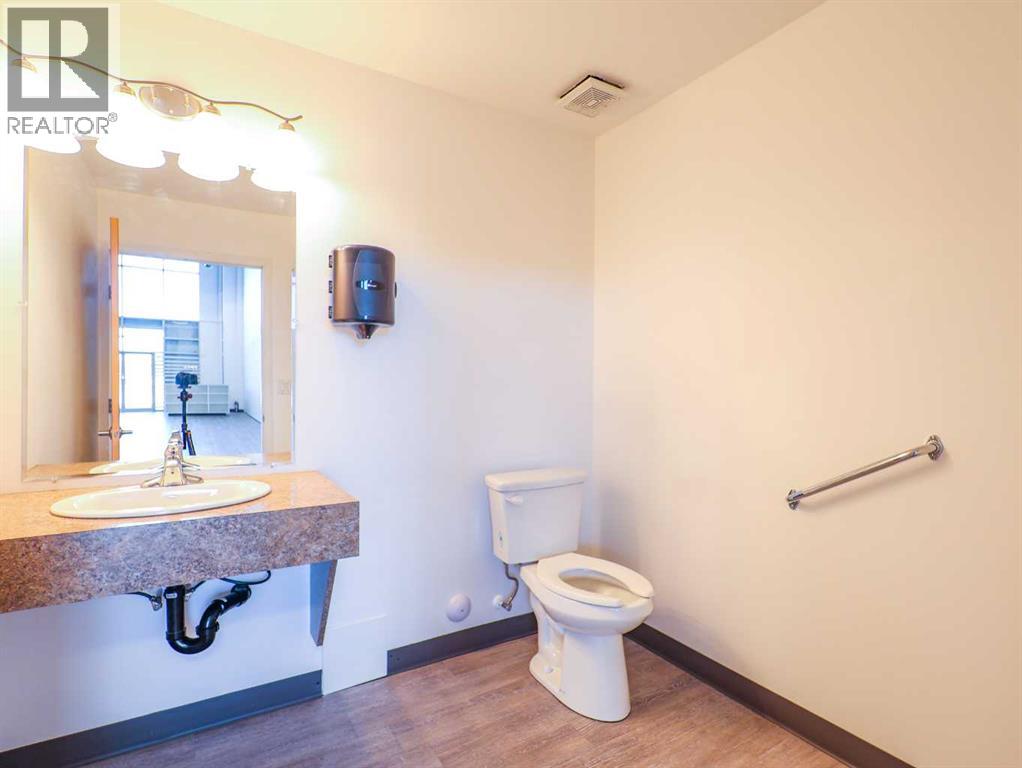 4805 75 Street Property Photo 8