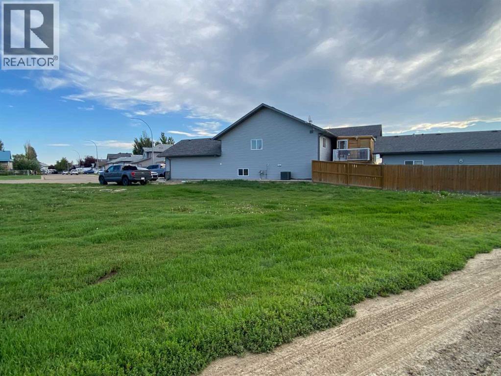 79 Upland Manor W Property Photo 1