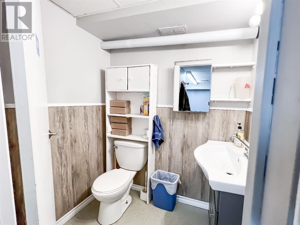 11113 102 Avenue Property Photo 8