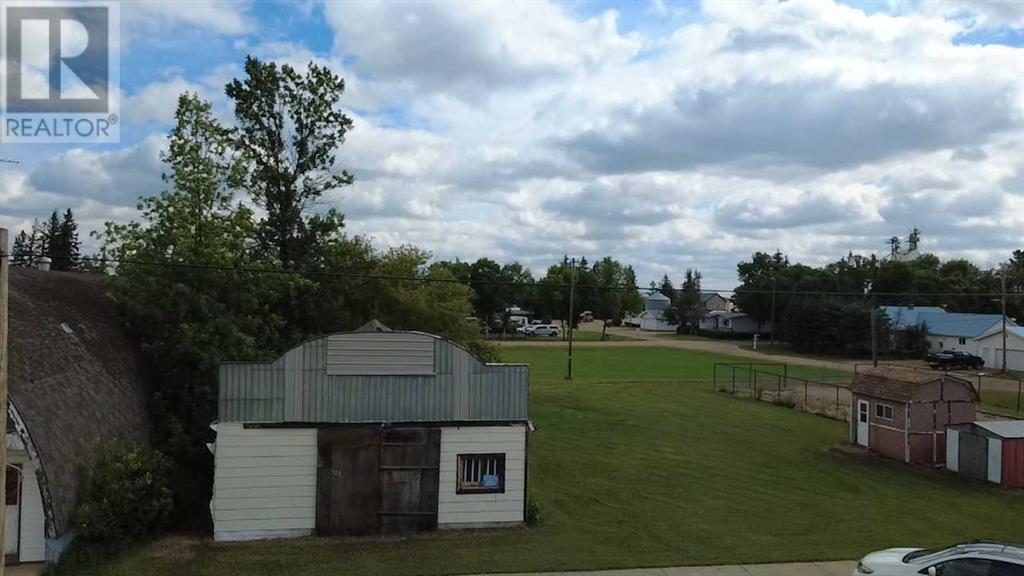 109 1 Street E Property Photo 1