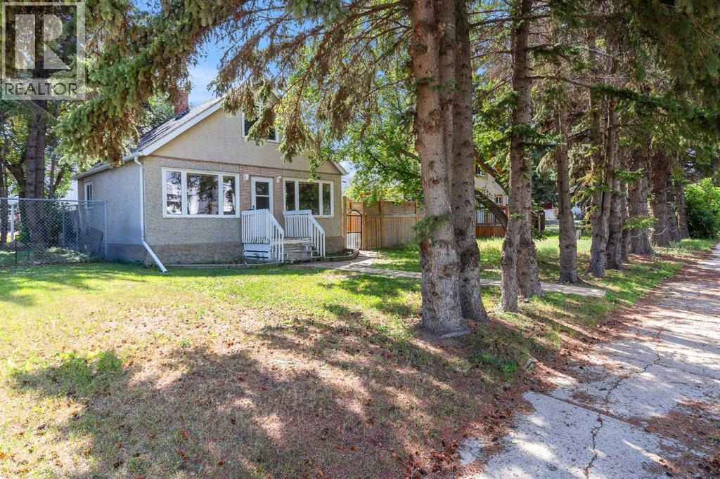 4631 45 Street Property Photo 1