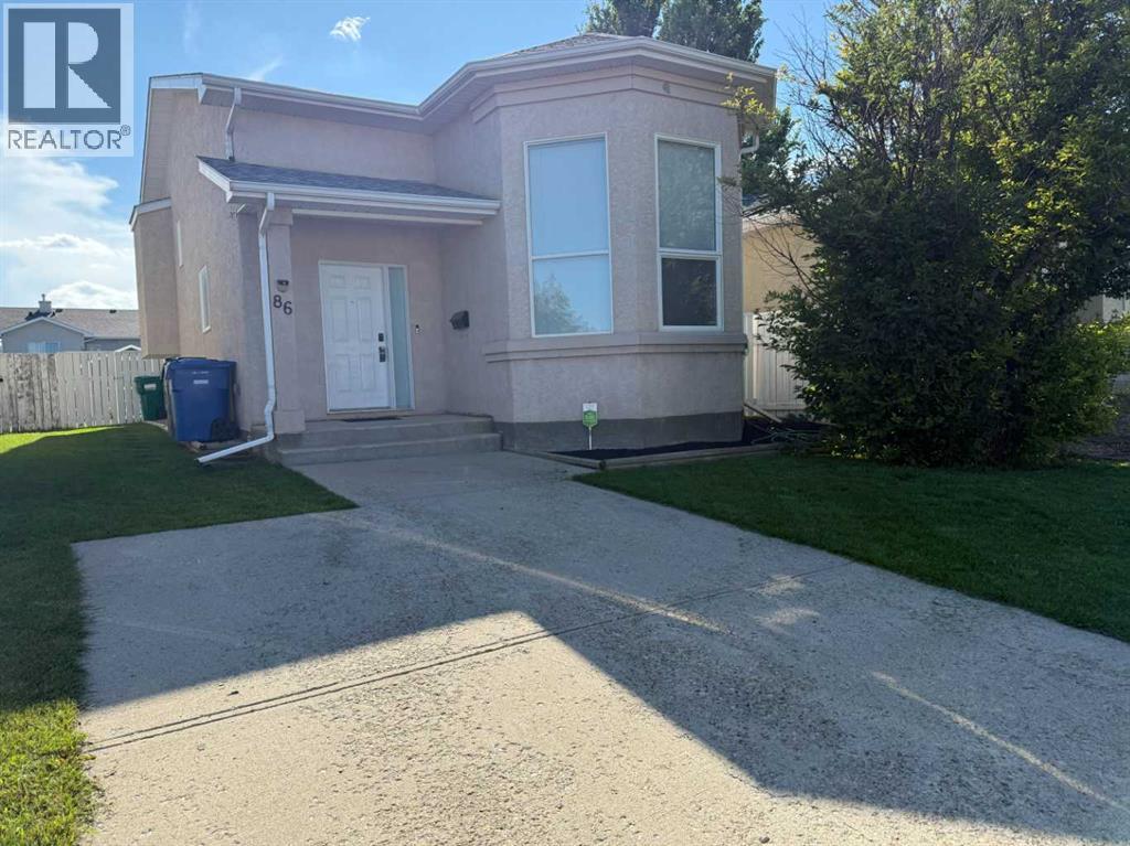 86 Assiniboia Way W Property Photo 1
