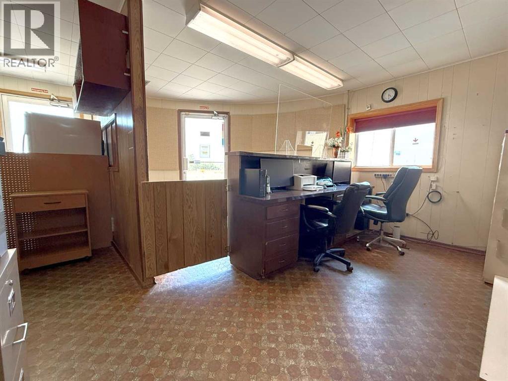 5615 Railway Avenue Property Photo 6