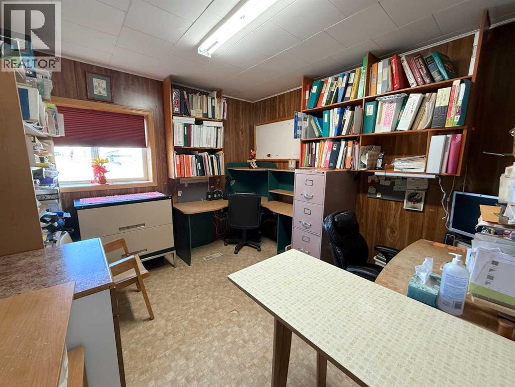 5615 Railway Avenue Property Photo 7