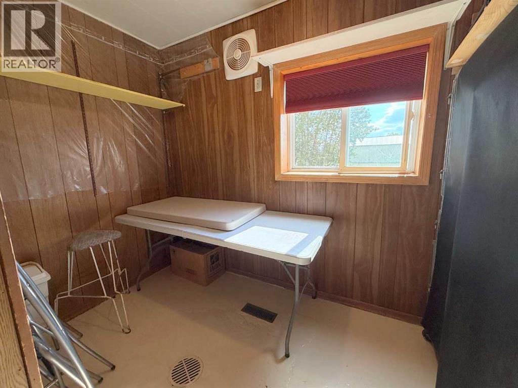 5615 Railway Avenue Property Photo 10