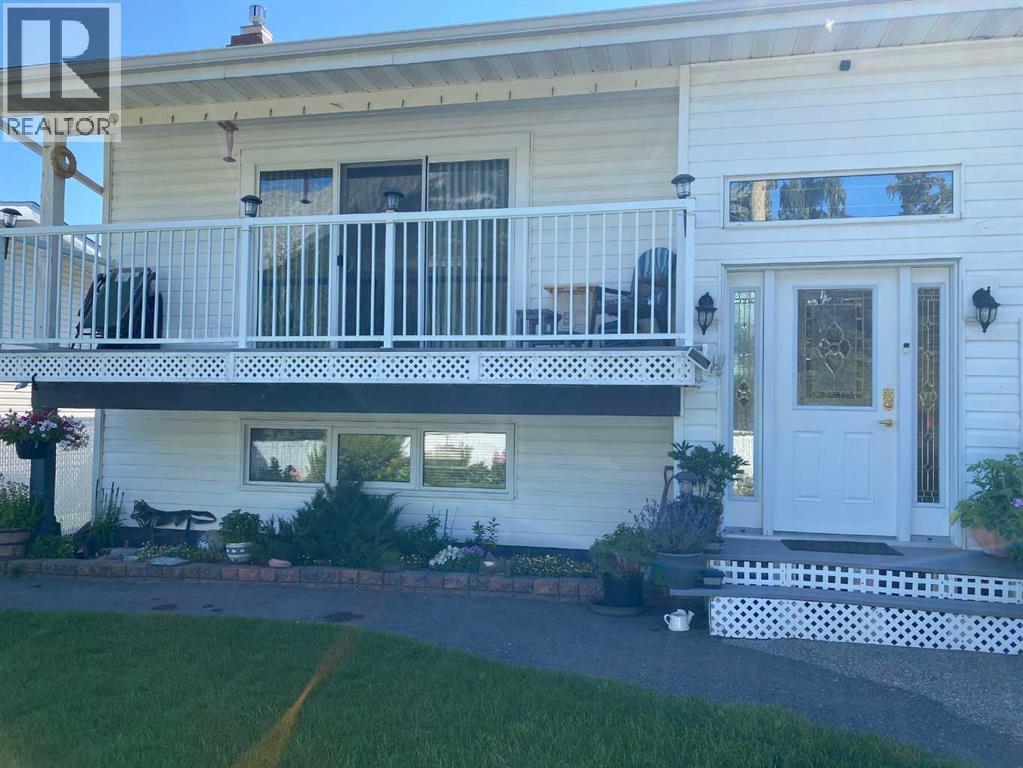 22613 8 Avenue Property Photo 1
