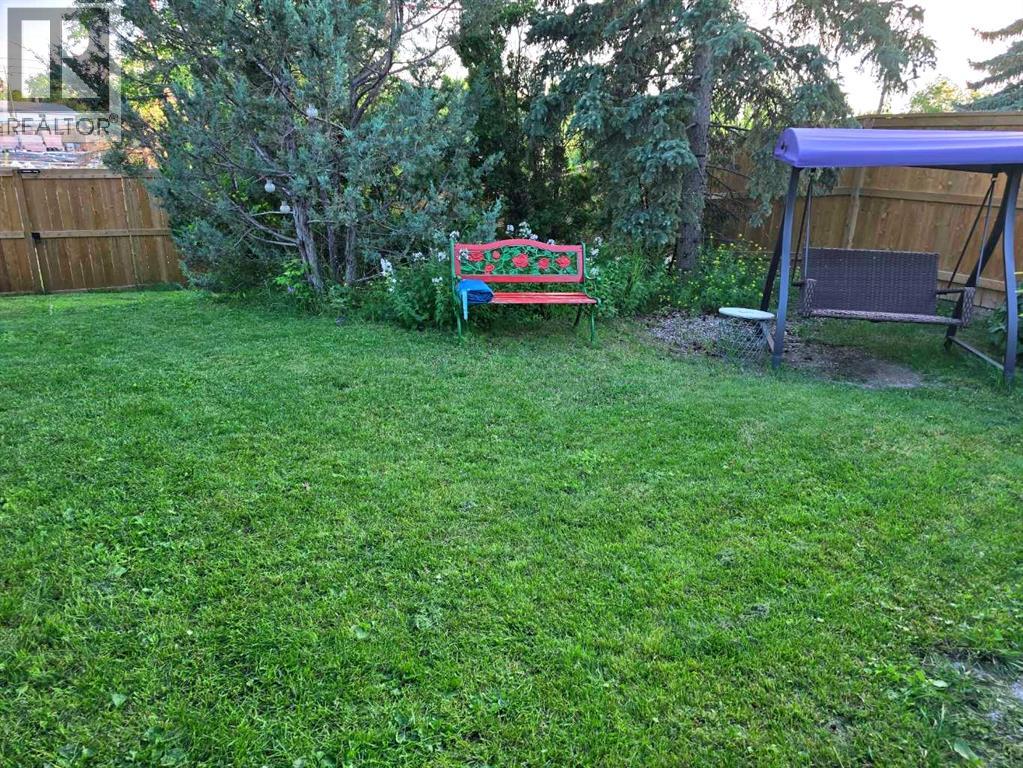 39 34 Avenue Property Photo 8