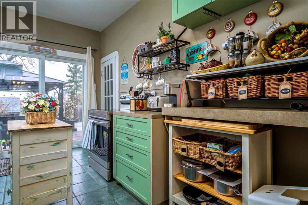 39 34 Avenue Property Photo 16