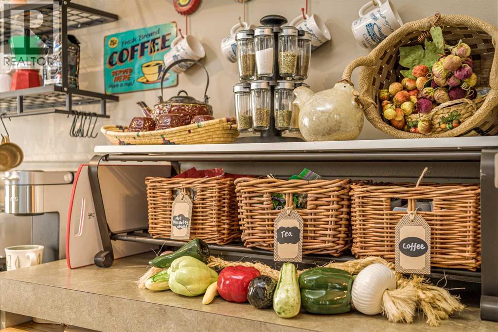 39 34 Avenue Property Photo 18