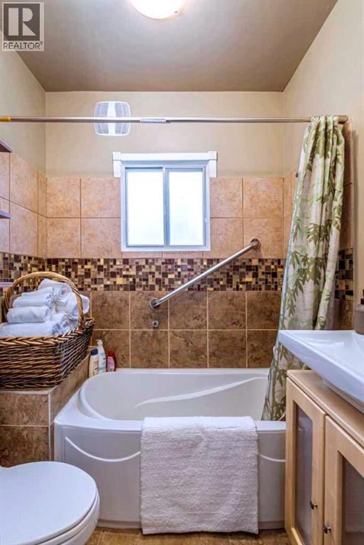 39 34 Avenue Property Photo 21