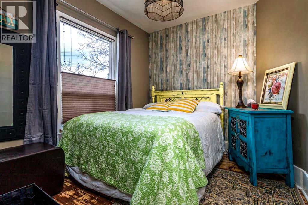 39 34 Avenue Property Photo 23