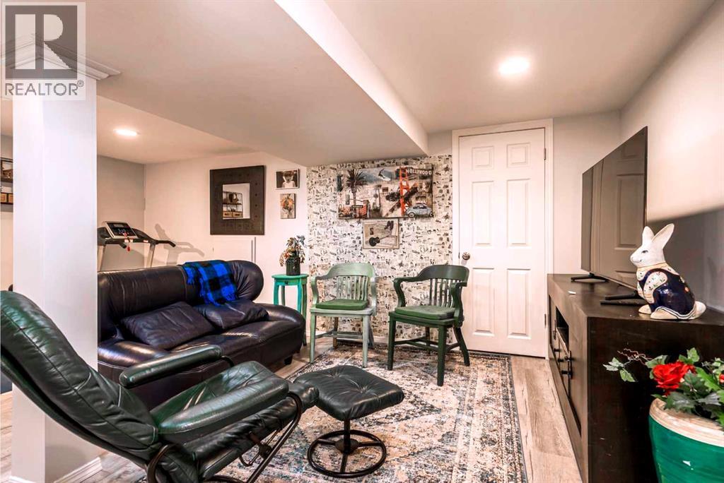 39 34 Avenue Property Photo 25