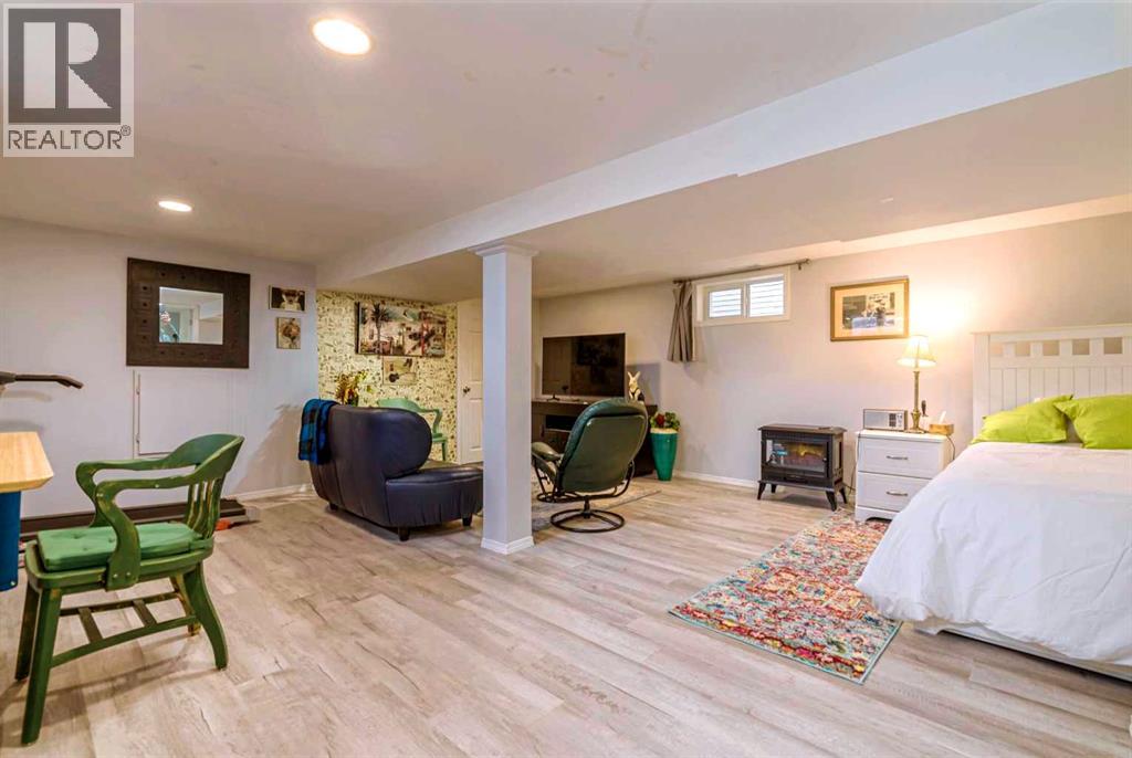 39 34 Avenue Property Photo 26