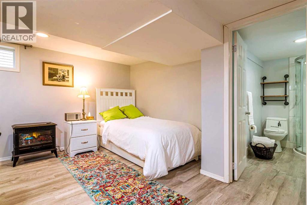 39 34 Avenue Property Photo 27