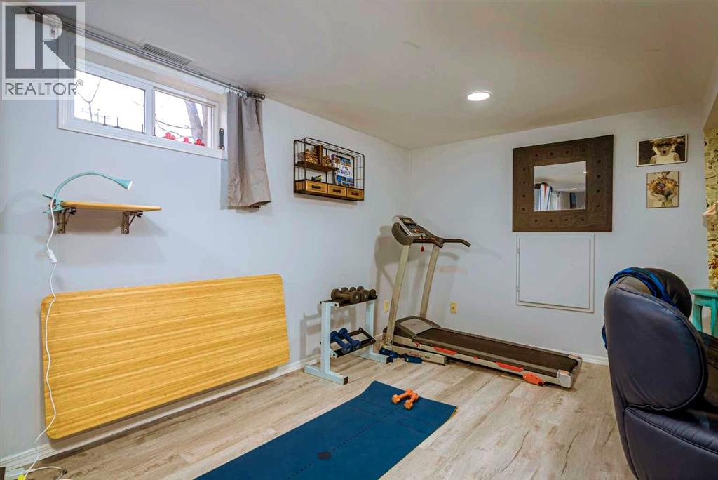 39 34 Avenue Property Photo 28