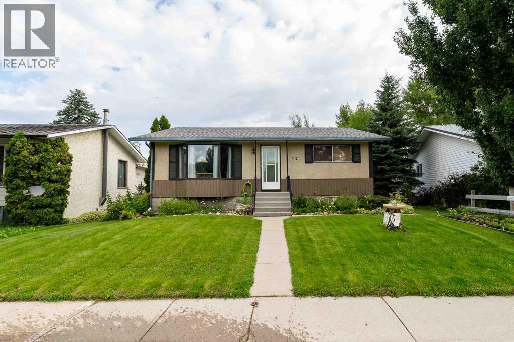 92 Greenbrook Drive E