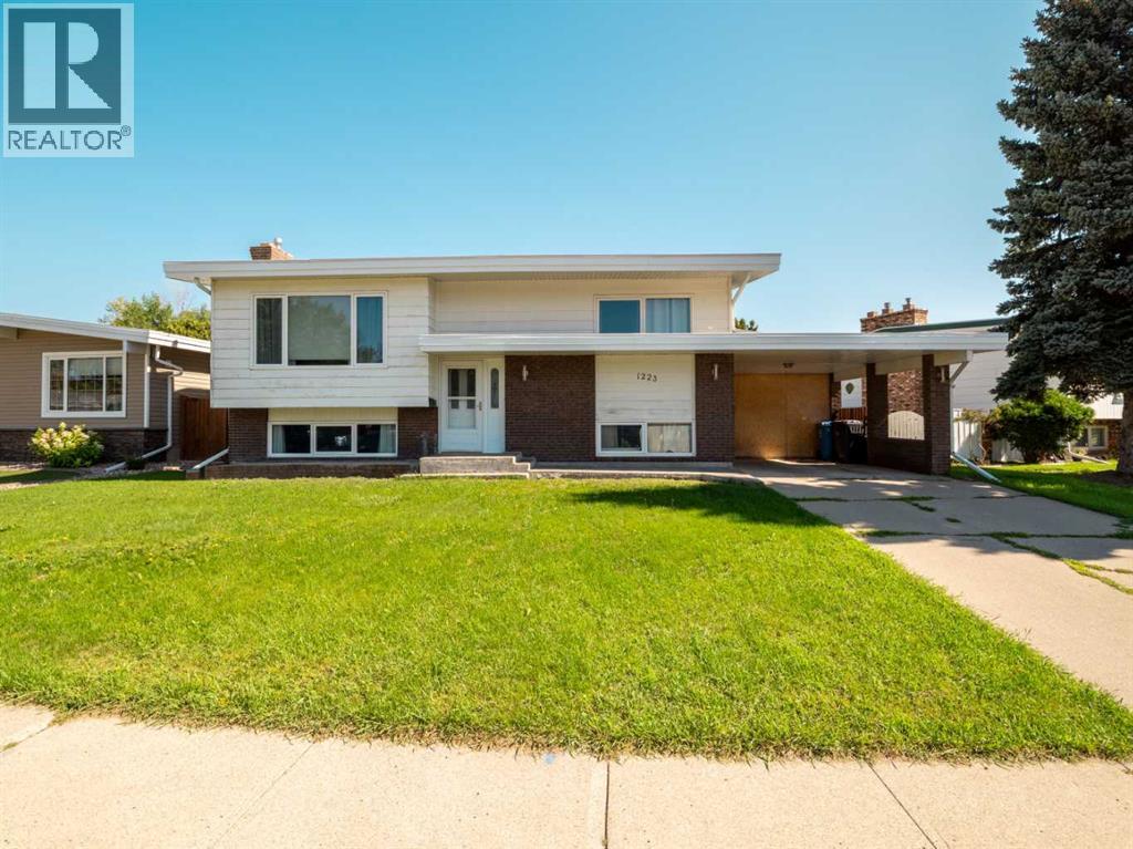 1223 St. Catherine Road N Property Photo 1