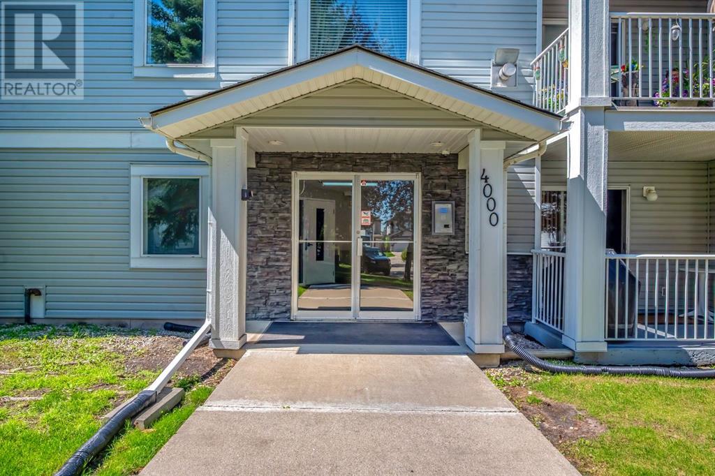 204, 4204 Valleyview Park Se Property Photo 1