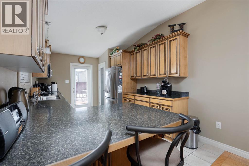 549 Walnut Crescent Property Photo 6