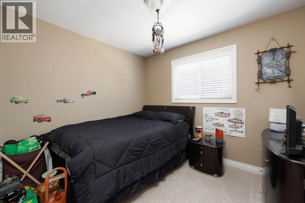 549 Walnut Crescent Property Photo 7