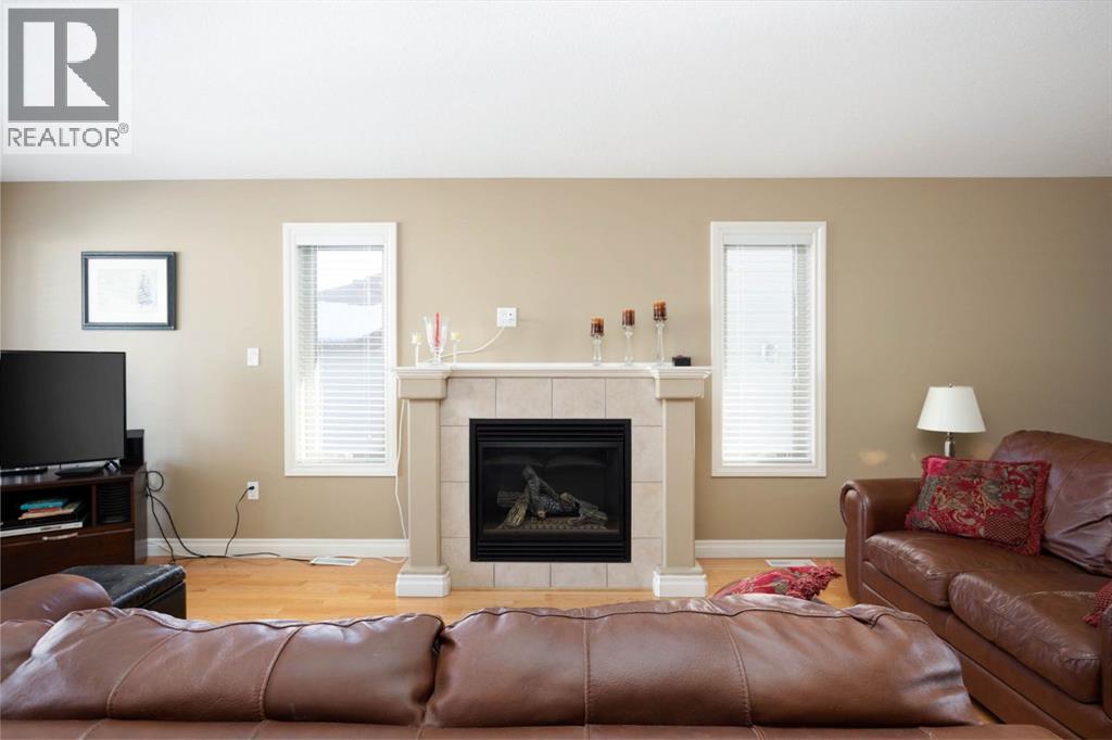 549 Walnut Crescent Property Photo 8