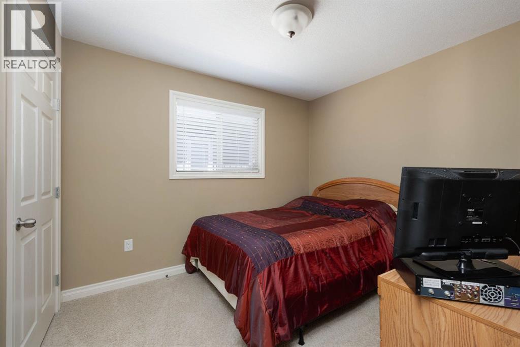 549 Walnut Crescent Property Photo 14