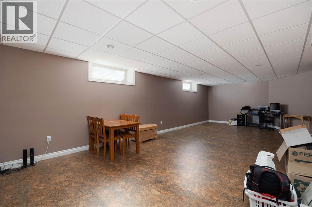 549 Walnut Crescent Property Photo 25