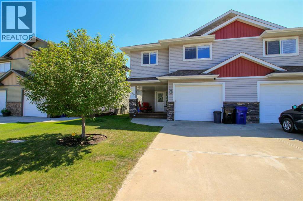 239 Cedar Square Property Photo 1