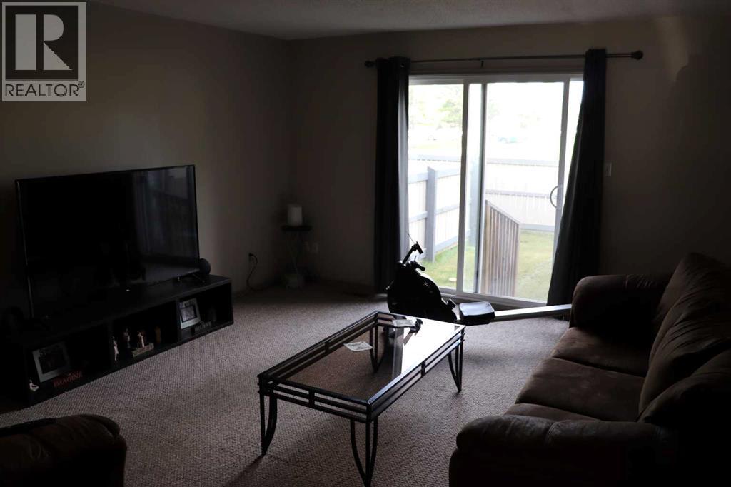 5437 10 Avenue Property Photo 8