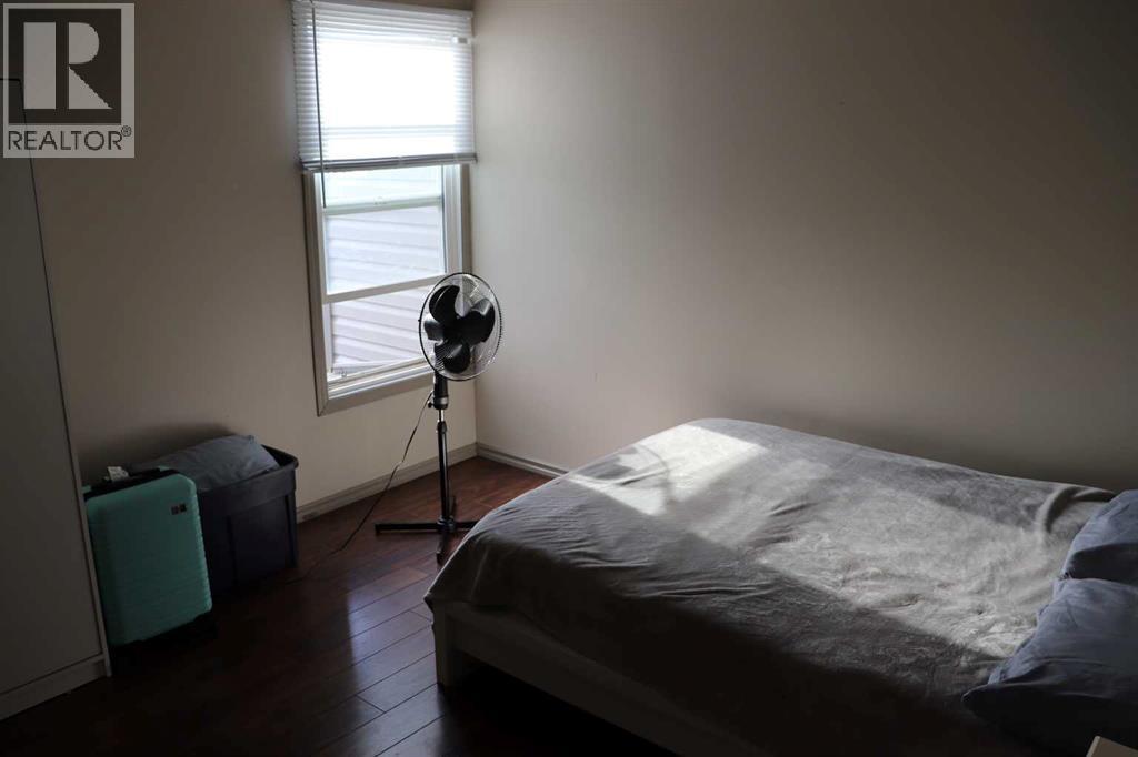 5437 10 Avenue Property Photo 11