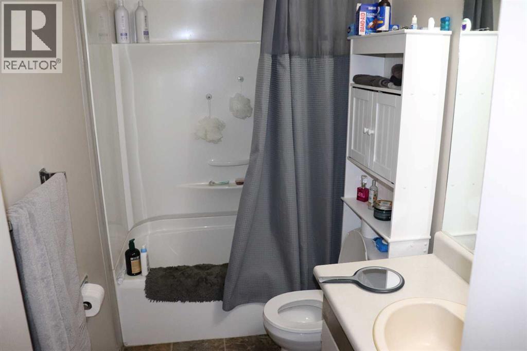 5437 10 Avenue Property Photo 12