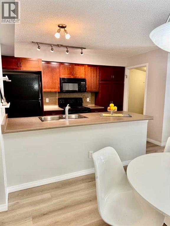 214 Mckenzie Towne Lane Property Photo 2