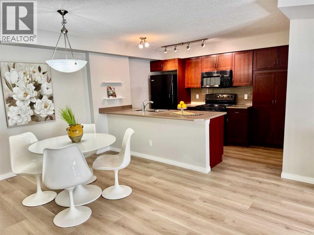 214 Mckenzie Towne Lane Property Photo 3