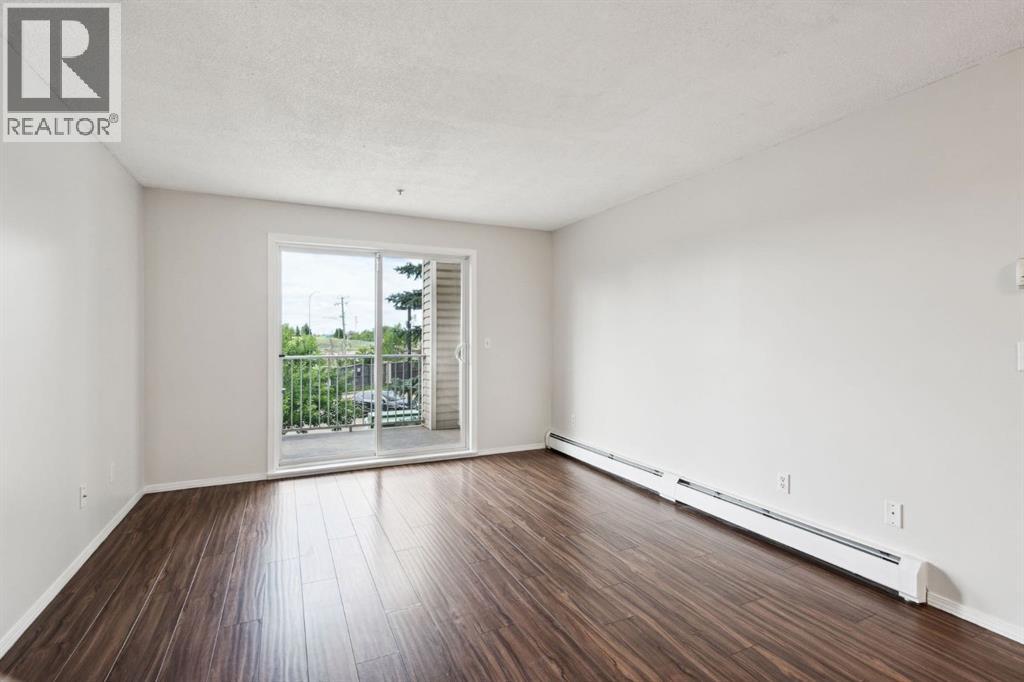 1717 60 Street Property Photo 7