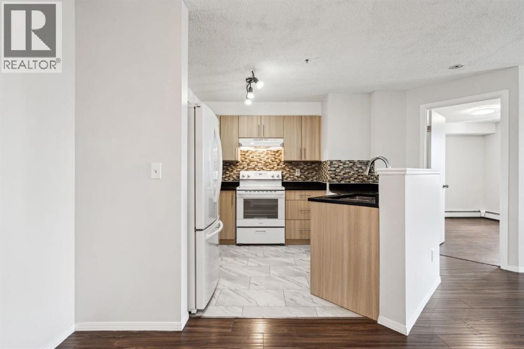 1717 60 Street Property Photo 10